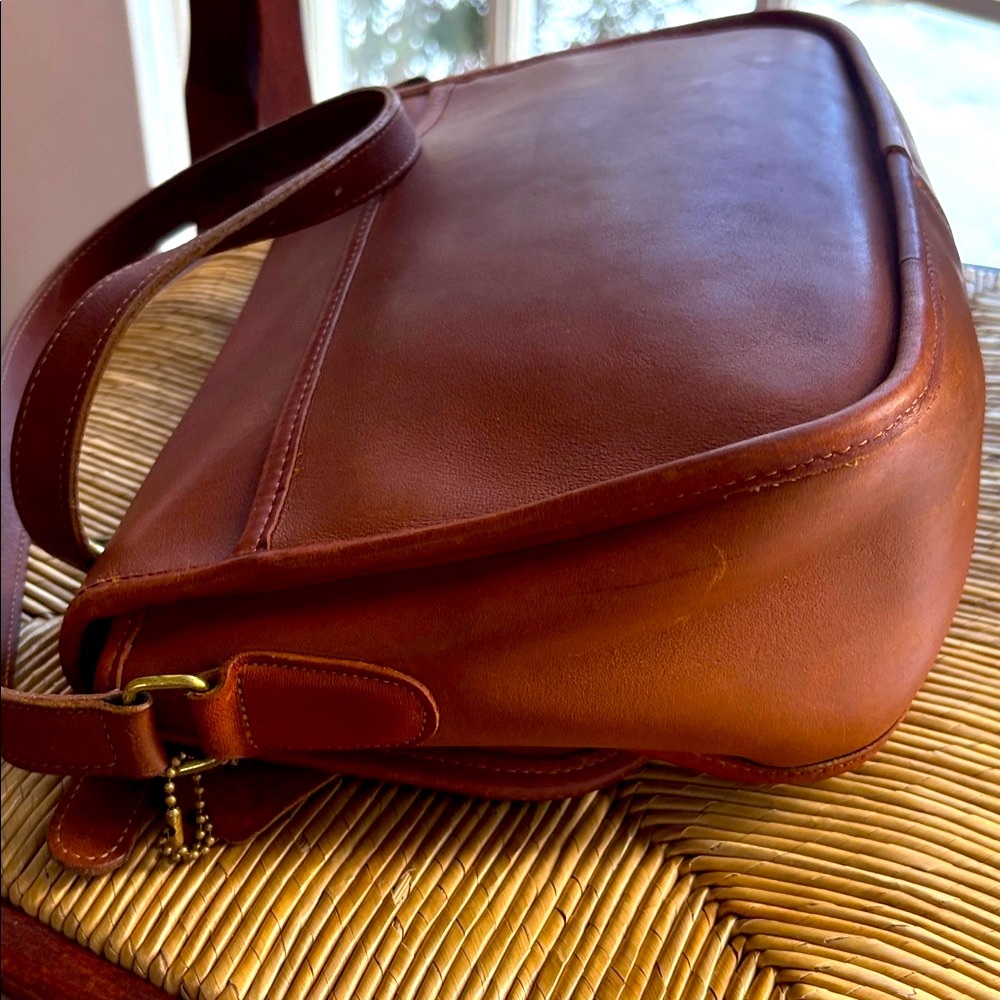 Vintage Coach Leatherware City Bag in British Tan - Picture 8 of 14